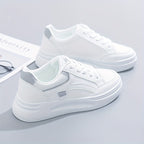 Zapatillas blancas chic de comodidad ligera