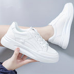 Zapatillas blancas chic de comodidad ligera