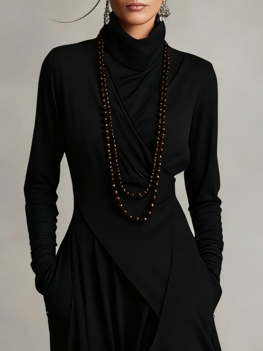 Georgia™ | Vestido maxi plisado asimétrico en color morado con cuello alto (collar no incluido)