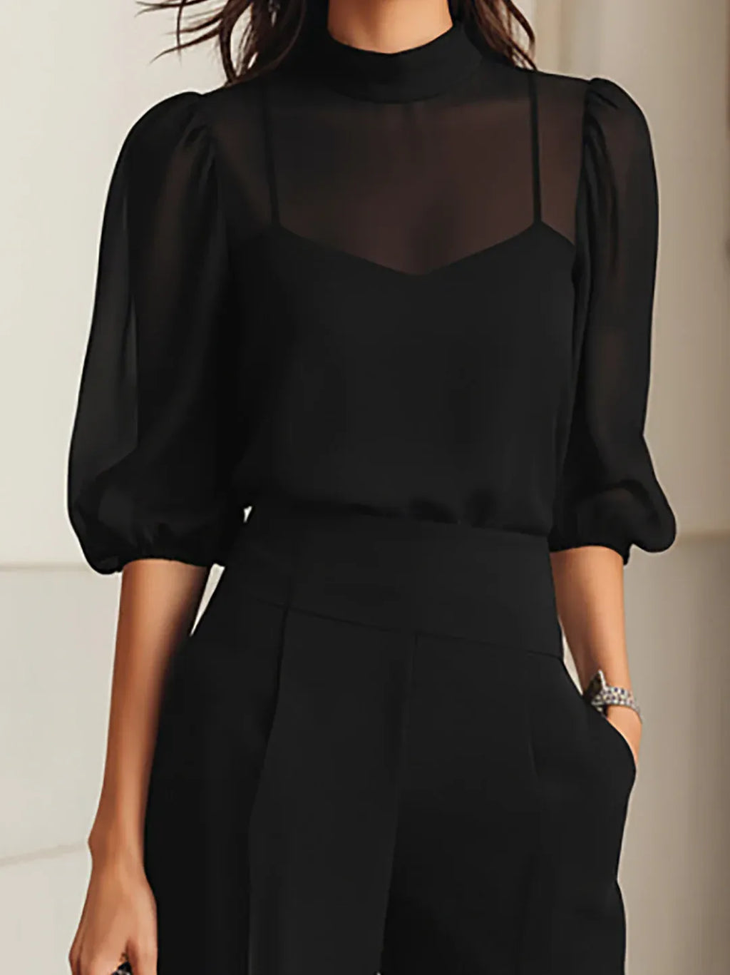 VALENTINA | CONJUNTO DE TRES PIEZAS EN COLOR NEGRO, COMPUESTO POR TOP LENCERO TRANSPARENTE Y PANTALONES DE PATA ANCHA